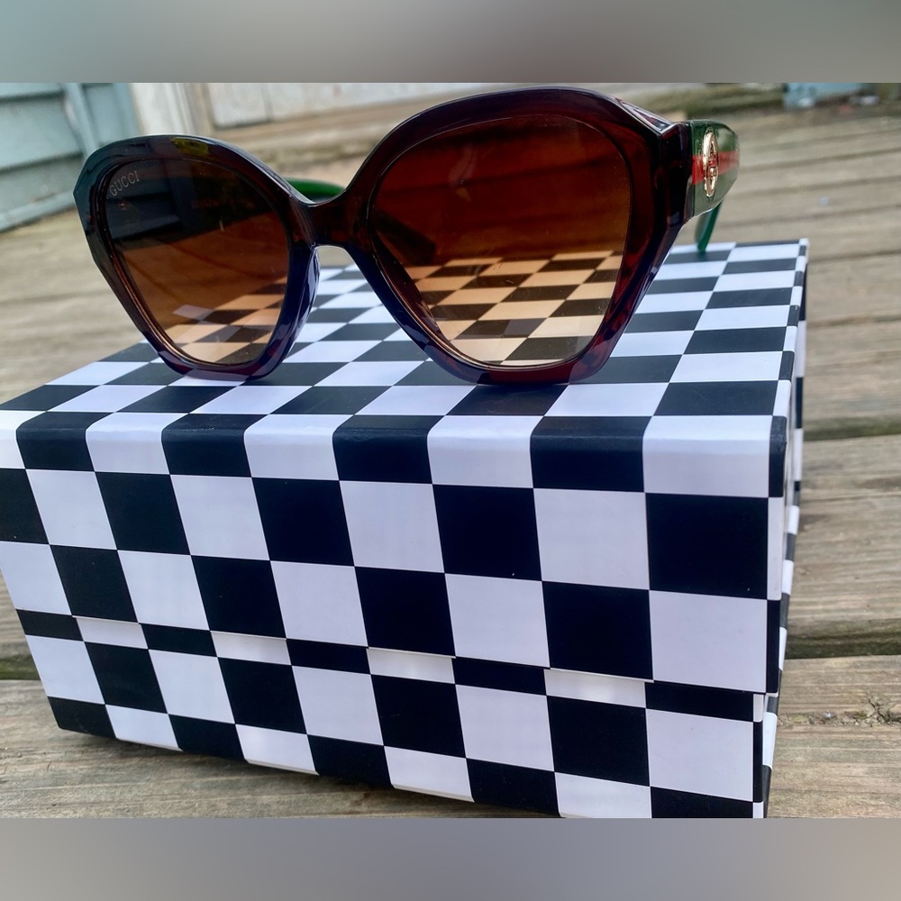 Gucci Sunglasses with Green and Red Stripes